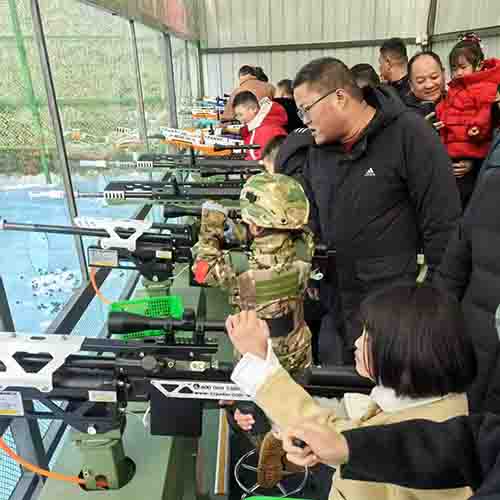 枪林弹雨射击体验馆：谁在玩？——目标客户全解析